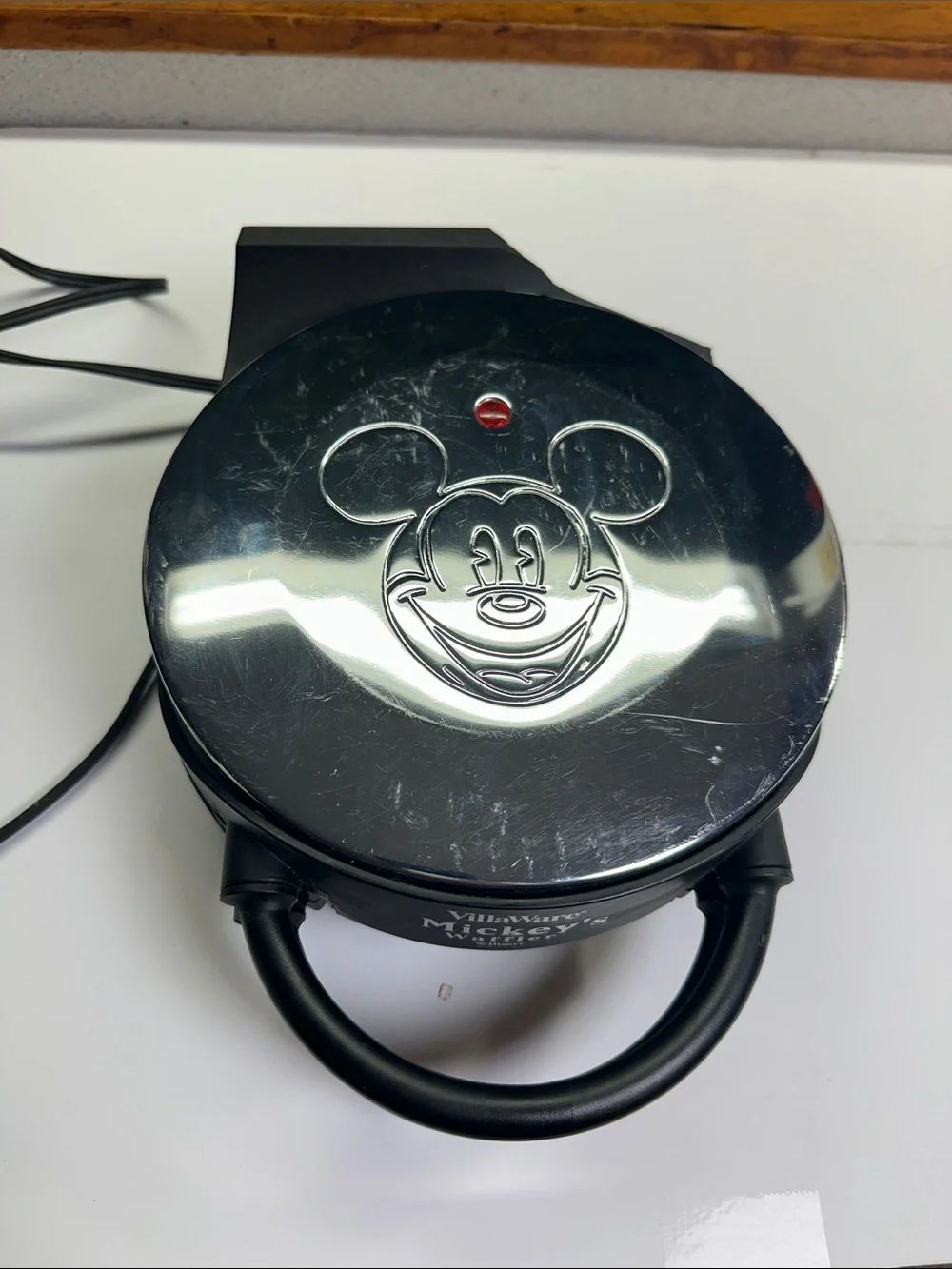 VillaWare Mickey's Single Waffler, Chrome Breakfast Waffle Maker Cosmetic Damage